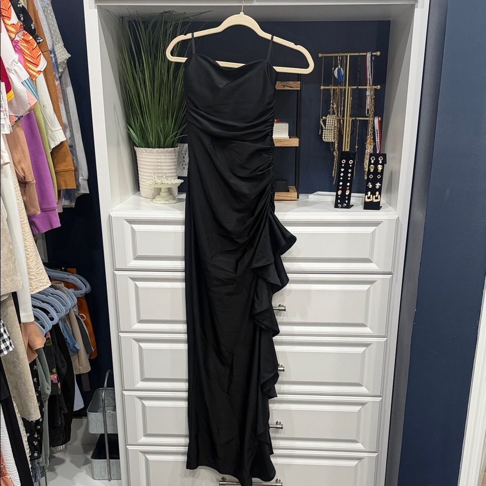 Juniors' Ruffled Strapless Evening
Gown
